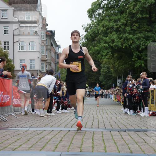 13.09.2026 - Kiel Lauf Yannick Fuchs http://msf.ph/oto/10470065 13.09.2026 10:23:53 Ziel 716, 2937, 4645, 6302, 6018, 6433, 7195, 3465, 4645, 8809 meine-sportfotos.de