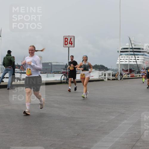 13.09.2026 - Kiel Lauf Andreas Tolksdorf http://msf.ph/oto/10470272 13.09.2026 12:10:10 Kiellinie 3885, 4, 4017, 3 meine-sportfotos.de