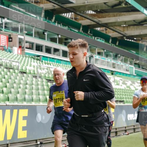 13.09.2026 - 21. swb-Marathon Bremen Michael Burmester http://msf.ph/oto/10470301 13.09.2026 10:36:29 Laufen im Stadion 10092, 10093, 10144, 10152, 10153, 10154, 10160, 10173, 10175, 10181, 10182, 10186, 10187, 10195, 10198, 10237, 10245, 10251, 10257, 10263, 10272, 10275, 10278, 10291, 10296, 10306, 10309, 10327, 10331, 10332, 10338, 10357, 10377, 10382, 10390, 10403, 10409, 10411, 10420, 10427, 10429, 10439, 10444, 10473, 10477, 10481, 10492, 10497, 10500, 10516, 10528, 10531, 10560, 10569, 10607, 10613, 10617, 10633, 10636, 10647, 10648, 10659, 10663, 10671, 10672, 10715 meine-sportfotos.de
