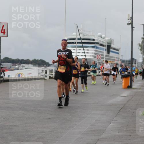 13.09.2026 - Kiel Lauf Andreas Tolksdorf http://msf.ph/oto/10470331 13.09.2026 12:10:15 Kiellinie 4, 10736, 3276, 3 meine-sportfotos.de
