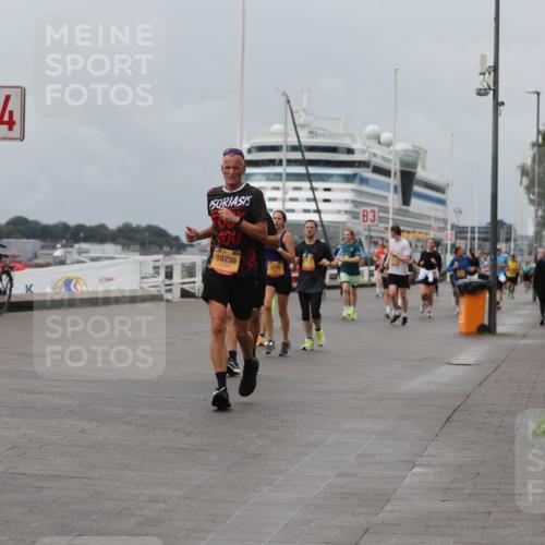 13.09.2026 - Kiel Lauf Andreas Tolksdorf http://msf.ph/oto/10470333 13.09.2026 12:10:15 Kiellinie 4, 10736, 3276, 3 meine-sportfotos.de