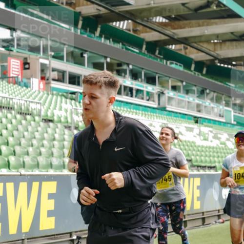 13.09.2026 - 21. swb-Marathon Bremen Michael Burmester http://msf.ph/oto/10470336 13.09.2026 10:36:29 Laufen im Stadion 10092, 10093, 10144, 10152, 10153, 10154, 10160, 10173, 10175, 10181, 10182, 10186, 10187, 10195, 10198, 10237, 10245, 10251, 10257, 10263, 10272, 10275, 10278, 10291, 10296, 10306, 10309, 10327, 10331, 10332, 10338, 10357, 10377, 10382, 10390, 10403, 10409, 10411, 10420, 10427, 10429, 10439, 10444, 10473, 10477, 10481, 10492, 10497, 10500, 10516, 10528, 10531, 10560, 10569, 10607, 10613, 10617, 10633, 10636, 10647, 10648, 10659, 10663, 10671, 10672, 10715 meine-sportfotos.de