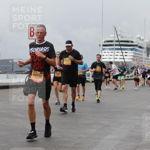 13.09.2026 - Kiel Lauf Andreas Tolksdorf http://msf.ph/oto/10470383 13.09.2026 12:10:17 Kiellinie 10736, 3276, 12038, 3 meine-sportfotos.de
