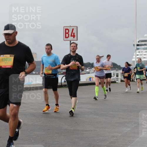 13.09.2026 - Kiel Lauf Andreas Tolksdorf http://msf.ph/oto/10470426 13.09.2026 12:10:20 Kiellinie 38, 3276, 12038, 4, 3 meine-sportfotos.de