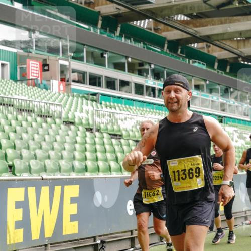 13.09.2026 - 21. swb-Marathon Bremen Michael Burmester http://msf.ph/oto/10470439 13.09.2026 10:36:31 Laufen im Stadion 10092, 10093, 10144, 10152, 10153, 10154, 10160, 10173, 10175, 10181, 10182, 10186, 10187, 10195, 10198, 10237, 10245, 10251, 10257, 10263, 10272, 10275, 10278, 10291, 10296, 10306, 10309, 10327, 10331, 10332, 10338, 10357, 10377, 10382, 10390, 10403, 10409, 10411, 10420, 10427, 10429, 10439, 10444, 10473, 10477, 10481, 10492, 10497, 10500, 10516, 10528, 10531, 10560, 10569, 10607, 10613, 10617, 10633, 10636, 10647, 10648, 10659, 10663, 10671, 10672, 10715 meine-sportfotos.de