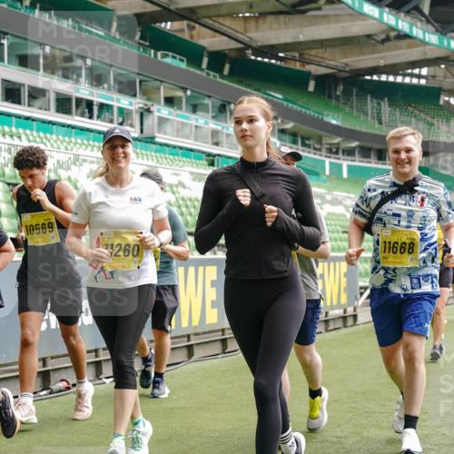 13.09.2026 - 21. swb-Marathon Bremen Michael Burmester http://msf.ph/oto/10470503 13.09.2026 10:36:33 Laufen im Stadion 10092, 10144, 10152, 10153, 10154, 10160, 10173, 10175, 10181, 10182, 10186, 10187, 10195, 10198, 10237, 10245, 10251, 10257, 10263, 10272, 10275, 10278, 10291, 10296, 10306, 10309, 10327, 10331, 10332, 10338, 10357, 10377, 10382, 10390, 10403, 10409, 10411, 10420, 10427, 10429, 10439, 10444, 10473, 10477, 10481, 10492, 10497, 10500, 10516, 10528, 10531, 10560, 10569, 10607, 10613, 10617, 10633, 10636, 10647, 10648, 10659, 10663, 10671, 10672, 10715 meine-sportfotos.de