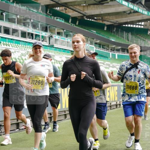 13.09.2026 - 21. swb-Marathon Bremen Michael Burmester http://msf.ph/oto/10470523 13.09.2026 10:36:33 Laufen im Stadion 10092, 10144, 10152, 10153, 10154, 10160, 10173, 10175, 10181, 10182, 10186, 10187, 10195, 10198, 10237, 10245, 10251, 10257, 10263, 10272, 10275, 10278, 10291, 10296, 10306, 10309, 10327, 10331, 10332, 10338, 10357, 10377, 10382, 10390, 10403, 10409, 10411, 10420, 10427, 10429, 10439, 10444, 10473, 10477, 10481, 10492, 10497, 10500, 10516, 10528, 10531, 10560, 10569, 10607, 10613, 10617, 10633, 10636, 10647, 10648, 10659, 10663, 10671, 10672, 10715 meine-sportfotos.de