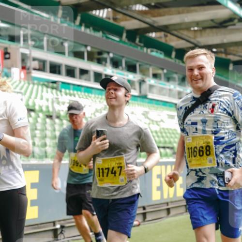 13.09.2026 - 21. swb-Marathon Bremen Michael Burmester http://msf.ph/oto/10470603 13.09.2026 10:36:34 Laufen im Stadion 10092, 10144, 10150, 10152, 10153, 10154, 10160, 10173, 10175, 10181, 10182, 10186, 10187, 10195, 10198, 10237, 10245, 10251, 10257, 10263, 10272, 10275, 10278, 10291, 10296, 10306, 10309, 10315, 10327, 10331, 10332, 10338, 10357, 10377, 10382, 10390, 10403, 10409, 10411, 10420, 10427, 10429, 10439, 10444, 10473, 10477, 10481, 10492, 10497, 10500, 10516, 10531, 10560, 10569, 10607, 10613, 10617, 10633, 10636, 10647, 10648, 10659, 10663, 10671, 10672, 10715 meine-sportfotos.de
