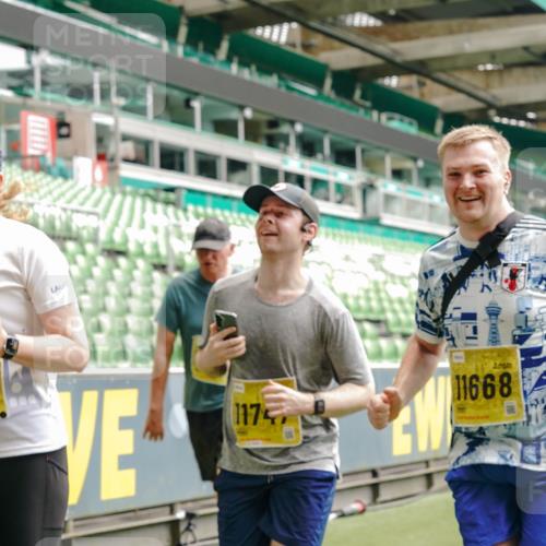 13.09.2026 - 21. swb-Marathon Bremen Michael Burmester http://msf.ph/oto/10470618 13.09.2026 10:36:34 Laufen im Stadion 10092, 10144, 10150, 10152, 10153, 10154, 10160, 10173, 10175, 10181, 10182, 10186, 10187, 10195, 10198, 10237, 10245, 10251, 10257, 10263, 10272, 10275, 10278, 10291, 10296, 10306, 10309, 10315, 10327, 10331, 10332, 10338, 10357, 10377, 10382, 10390, 10403, 10409, 10411, 10420, 10427, 10429, 10439, 10444, 10473, 10477, 10481, 10492, 10497, 10500, 10516, 10531, 10560, 10569, 10607, 10613, 10617, 10633, 10636, 10647, 10648, 10659, 10663, 10671, 10672, 10715 meine-sportfotos.de