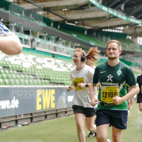 13.09.2026 - 21. swb-Marathon Bremen Michael Burmester http://msf.ph/oto/10470631 13.09.2026 10:36:35 Laufen im Stadion 10092, 10144, 10150, 10152, 10153, 10154, 10160, 10173, 10175, 10181, 10182, 10186, 10187, 10195, 10198, 10237, 10245, 10251, 10257, 10263, 10272, 10275, 10278, 10291, 10296, 10306, 10309, 10315, 10327, 10331, 10332, 10338, 10357, 10377, 10382, 10390, 10403, 10409, 10411, 10420, 10427, 10429, 10439, 10444, 10473, 10477, 10481, 10492, 10497, 10500, 10516, 10531, 10560, 10569, 10607, 10613, 10617, 10633, 10636, 10647, 10648, 10659, 10663, 10671, 10672, 10715 meine-sportfotos.de
