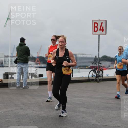 13.09.2026 - Kiel Lauf Andreas Tolksdorf http://msf.ph/oto/10470651 13.09.2026 12:10:36 Kiellinie 10355, 3045, 4, 11665, 3486, 39, 9521 meine-sportfotos.de