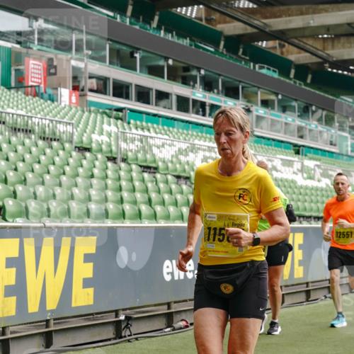13.09.2026 - 21. swb-Marathon Bremen Michael Burmester http://msf.ph/oto/10470733 13.09.2026 10:36:37 Laufen im Stadion 10092, 10144, 10150, 10152, 10153, 10154, 10160, 10173, 10175, 10181, 10182, 10186, 10187, 10195, 10198, 10237, 10245, 10251, 10257, 10263, 10272, 10275, 10278, 10291, 10296, 10306, 10309, 10315, 10327, 10331, 10332, 10338, 10357, 10377, 10382, 10390, 10403, 10409, 10411, 10420, 10427, 10429, 10439, 10444, 10473, 10477, 10481, 10492, 10497, 10500, 10516, 10531, 10560, 10569, 10607, 10613, 10617, 10633, 10636, 10647, 10648, 10659, 10663, 10671, 10672, 10715 meine-sportfotos.de