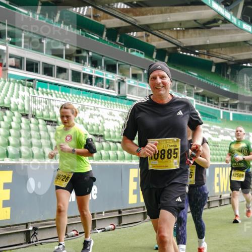 13.09.2026 - 21. swb-Marathon Bremen Michael Burmester http://msf.ph/oto/10470772 13.09.2026 10:36:38 Laufen im Stadion 10092, 10150, 10152, 10153, 10154, 10160, 10173, 10175, 10181, 10182, 10186, 10187, 10195, 10198, 10237, 10245, 10251, 10257, 10263, 10272, 10275, 10278, 10291, 10296, 10306, 10309, 10315, 10327, 10331, 10332, 10338, 10357, 10377, 10382, 10390, 10403, 10409, 10411, 10420, 10427, 10429, 10439, 10444, 10473, 10477, 10481, 10492, 10497, 10500, 10516, 10531, 10560, 10569, 10607, 10613, 10617, 10633, 10636, 10647, 10648, 10659, 10663, 10671, 10672, 10715 meine-sportfotos.de