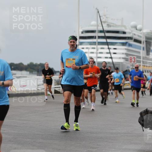 13.09.2026 - Kiel Lauf Andreas Tolksdorf http://msf.ph/oto/10470802 13.09.2026 12:11:14 Kiellinie 4, 1984, 855, 3, 0 meine-sportfotos.de