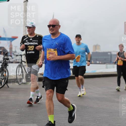 13.09.2026 - Kiel Lauf Andreas Tolksdorf http://msf.ph/oto/10470834 13.09.2026 12:11:26 Kiellinie 10472, 10472, 20, 39, 44, 4 meine-sportfotos.de