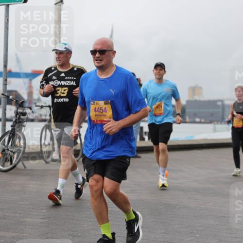 13.09.2026 - Kiel Lauf Andreas Tolksdorf http://msf.ph/oto/10470836 13.09.2026 12:11:26 Kiellinie 10472, 19472, 39, 38, 4454, 1, 4 meine-sportfotos.de