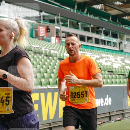 13.09.2026 - 21. swb-Marathon Bremen Michael Burmester http://msf.ph/oto/10470847 13.09.2026 10:36:40 Laufen im Stadion 10092, 10150, 10152, 10153, 10154, 10160, 10173, 10175, 10181, 10182, 10186, 10187, 10195, 10198, 10237, 10245, 10251, 10257, 10263, 10272, 10275, 10278, 10291, 10296, 10306, 10309, 10315, 10327, 10331, 10332, 10338, 10357, 10377, 10382, 10390, 10403, 10409, 10411, 10420, 10429, 10439, 10444, 10473, 10477, 10481, 10492, 10497, 10500, 10516, 10531, 10560, 10569, 10607, 10613, 10617, 10633, 10636, 10647, 10648, 10659, 10663, 10671, 10672, 10674, 10715 meine-sportfotos.de