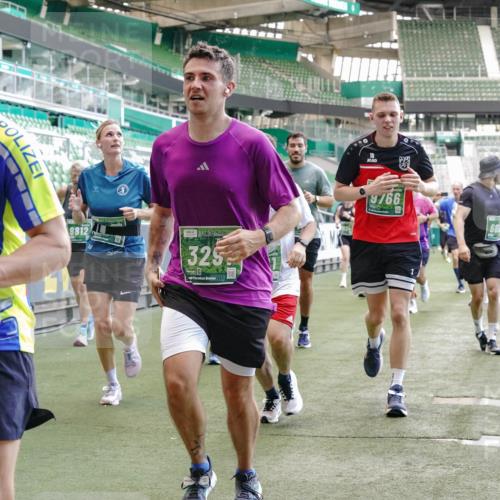 13.09.2026 - 21. swb-Marathon Bremen Michael Burmester http://msf.ph/oto/10470863 13.09.2026 13:14:26 Laufen im Stadion 266, 270, 278, 300, 349, 414, 460, 576, 600, 631, 702, 768, 950, 956, 1005, 1008, 1047, 1143, 1392, 1408, 1426, 1573, 1596, 1641, 1818, 1819, 1991, 2024, 2035, 2079, 2233, 2314, 2387, 2412, 2439, 2457, 2466, 2484, 2494, 2521, 2540, 2564, 2612, 2665, 2690, 2691, 2693, 2737, 2773, 2816, 2829, 2838, 2861, 2865, 2884, 2887, 2921, 2958, 2972, 2978, 3016, 3111, 3209, 3253, 3277, 3304, 3313, 3355, 3378, 3405, 3428, 3653, 3661, 3670, 3680, 4034, 4080, 4306, 703 meine-sportfotos.de