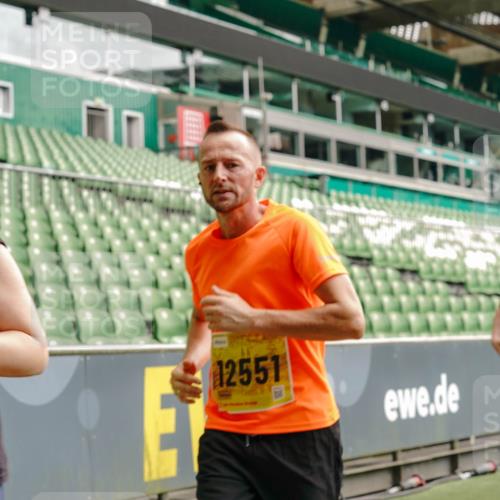13.09.2026 - 21. swb-Marathon Bremen Michael Burmester http://msf.ph/oto/10470870 13.09.2026 10:36:40 Laufen im Stadion 10092, 10150, 10152, 10153, 10154, 10160, 10173, 10175, 10181, 10182, 10186, 10187, 10195, 10198, 10237, 10245, 10251, 10257, 10263, 10272, 10275, 10278, 10291, 10296, 10306, 10309, 10315, 10327, 10331, 10332, 10338, 10357, 10377, 10382, 10390, 10403, 10409, 10411, 10420, 10429, 10439, 10444, 10473, 10477, 10481, 10492, 10497, 10500, 10516, 10531, 10560, 10569, 10607, 10613, 10617, 10633, 10636, 10647, 10648, 10659, 10663, 10671, 10672, 10674, 10715 meine-sportfotos.de