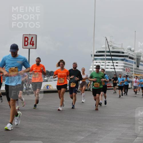 13.09.2026 - Kiel Lauf Andreas Tolksdorf http://msf.ph/oto/10470966 13.09.2026 12:11:42 Kiellinie 7825, 4, 1457, 4996, 6478, 3079, 3 meine-sportfotos.de