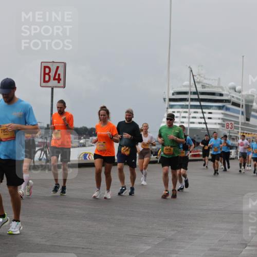 13.09.2026 - Kiel Lauf Andreas Tolksdorf http://msf.ph/oto/10470973 13.09.2026 12:11:42 Kiellinie 9432, 782, 4, 1457, 4996, 6478, 3 meine-sportfotos.de