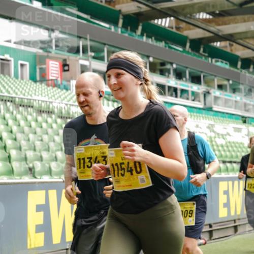 13.09.2026 - 21. swb-Marathon Bremen Michael Burmester http://msf.ph/oto/10470976 13.09.2026 10:36:42 Laufen im Stadion 10092, 10150, 10152, 10153, 10154, 10160, 10173, 10175, 10181, 10182, 10186, 10187, 10195, 10198, 10237, 10245, 10251, 10257, 10263, 10272, 10275, 10278, 10291, 10296, 10306, 10309, 10315, 10327, 10331, 10332, 10338, 10357, 10377, 10382, 10390, 10403, 10409, 10411, 10420, 10429, 10439, 10444, 10473, 10477, 10481, 10492, 10497, 10500, 10516, 10531, 10560, 10569, 10598, 10607, 10613, 10617, 10633, 10636, 10647, 10648, 10659, 10663, 10671, 10672, 10674 meine-sportfotos.de