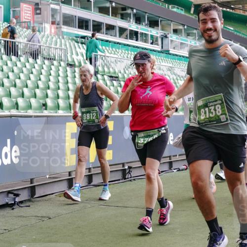 13.09.2026 - 21. swb-Marathon Bremen Michael Burmester http://msf.ph/oto/10470981 13.09.2026 13:14:29 Laufen im Stadion 266, 270, 278, 300, 349, 414, 460, 576, 600, 631, 768, 950, 956, 1005, 1008, 1047, 1143, 1392, 1408, 1426, 1573, 1596, 1641, 1818, 1819, 1991, 2024, 2035, 2079, 2233, 2235, 2314, 2359, 2387, 2412, 2439, 2457, 2466, 2484, 2494, 2521, 2540, 2564, 2612, 2665, 2690, 2691, 2693, 2737, 2773, 2816, 2829, 2838, 2861, 2865, 2884, 2887, 2921, 2958, 2972, 2978, 3016, 3111, 3209, 3253, 3277, 3304, 3313, 3355, 3378, 3405, 3428, 3653, 3661, 3670, 3680, 4034, 4080, 4306, 703 meine-sportfotos.de