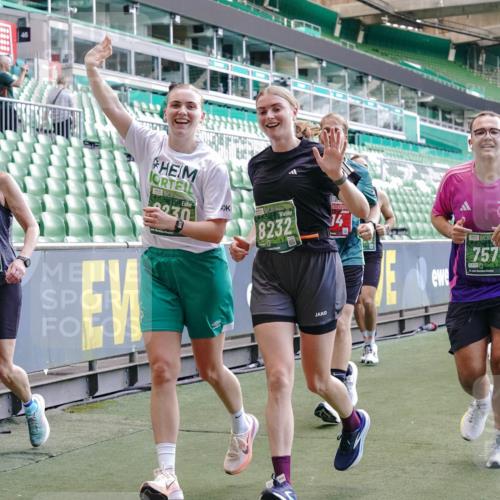 13.09.2026 - 21. swb-Marathon Bremen Michael Burmester http://msf.ph/oto/10471037 13.09.2026 13:14:30 Laufen im Stadion 266, 270, 278, 300, 349, 414, 460, 576, 600, 631, 768, 950, 956, 1005, 1008, 1047, 1143, 1392, 1408, 1426, 1573, 1596, 1641, 1818, 1819, 1991, 2024, 2035, 2079, 2233, 2235, 2314, 2359, 2387, 2412, 2439, 2457, 2466, 2484, 2494, 2521, 2540, 2564, 2612, 2665, 2690, 2691, 2693, 2737, 2773, 2816, 2829, 2838, 2861, 2865, 2884, 2887, 2921, 2958, 2972, 2978, 3016, 3111, 3209, 3253, 3277, 3304, 3313, 3355, 3378, 3405, 3428, 3653, 3661, 3670, 3680, 4034, 4080, 4306, 703 meine-sportfotos.de