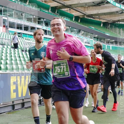 13.09.2026 - 21. swb-Marathon Bremen Michael Burmester http://msf.ph/oto/10471084 13.09.2026 13:14:31 Laufen im Stadion 266, 270, 278, 300, 414, 460, 576, 600, 631, 768, 950, 956, 1005, 1008, 1047, 1143, 1392, 1408, 1426, 1573, 1596, 1641, 1818, 1819, 1991, 2024, 2035, 2079, 2233, 2235, 2314, 2359, 2387, 2412, 2439, 2457, 2466, 2484, 2494, 2521, 2540, 2564, 2612, 2665, 2690, 2691, 2693, 2737, 2773, 2816, 2829, 2838, 2861, 2865, 2887, 2921, 2958, 2972, 2978, 3016, 3111, 3209, 3253, 3277, 3304, 3313, 3355, 3378, 3405, 3428, 3653, 3661, 3670, 3680, 3829, 4034, 4080, 4306, 703 meine-sportfotos.de