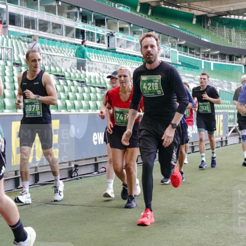 13.09.2026 - 21. swb-Marathon Bremen Michael Burmester http://msf.ph/oto/10471100 13.09.2026 13:14:32 Laufen im Stadion 266, 270, 278, 300, 414, 460, 576, 600, 631, 768, 950, 956, 1005, 1008, 1047, 1143, 1392, 1408, 1426, 1573, 1596, 1641, 1818, 1819, 1991, 2024, 2035, 2079, 2233, 2235, 2314, 2359, 2387, 2412, 2439, 2457, 2466, 2484, 2494, 2521, 2540, 2564, 2612, 2665, 2690, 2691, 2693, 2737, 2773, 2816, 2829, 2838, 2861, 2865, 2887, 2921, 2958, 2972, 2978, 3016, 3111, 3209, 3253, 3277, 3304, 3313, 3355, 3378, 3405, 3428, 3653, 3661, 3670, 3680, 3829, 4034, 4080, 4306, 703 meine-sportfotos.de