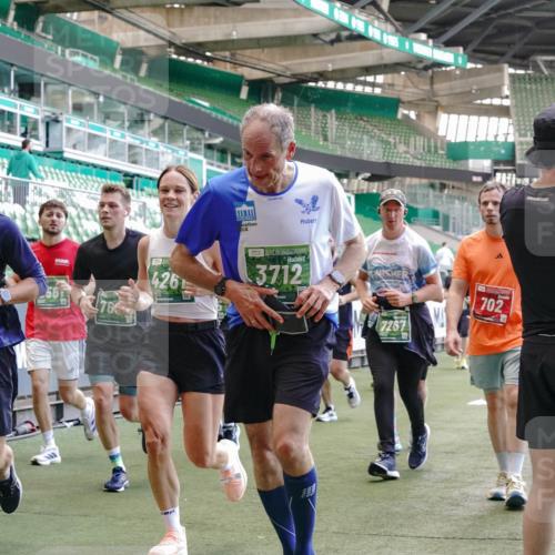 13.09.2026 - 21. swb-Marathon Bremen Michael Burmester http://msf.ph/oto/10471148 13.09.2026 13:14:34 Laufen im Stadion 266, 270, 278, 300, 414, 460, 576, 600, 631, 768, 950, 956, 1005, 1008, 1047, 1143, 1392, 1408, 1426, 1573, 1596, 1818, 1819, 1991, 2024, 2035, 2079, 2233, 2235, 2314, 2359, 2387, 2412, 2439, 2457, 2466, 2484, 2494, 2521, 2540, 2564, 2612, 2665, 2690, 2691, 2693, 2737, 2760, 2773, 2816, 2829, 2838, 2861, 2865, 2887, 2921, 2958, 2972, 2978, 3016, 3111, 3209, 3277, 3304, 3313, 3355, 3378, 3405, 3428, 3653, 3661, 3670, 3680, 3829, 4034, 4080, 4306, 703 meine-sportfotos.de