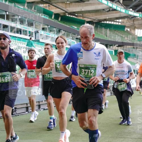13.09.2026 - 21. swb-Marathon Bremen Michael Burmester http://msf.ph/oto/10471168 13.09.2026 13:14:34 Laufen im Stadion 266, 270, 278, 300, 414, 460, 576, 600, 631, 768, 950, 956, 1005, 1008, 1047, 1143, 1392, 1408, 1426, 1573, 1596, 1818, 1819, 1991, 2024, 2035, 2079, 2233, 2235, 2314, 2359, 2387, 2412, 2439, 2457, 2466, 2484, 2494, 2521, 2540, 2564, 2612, 2665, 2690, 2691, 2693, 2737, 2760, 2773, 2816, 2829, 2838, 2861, 2865, 2887, 2921, 2958, 2972, 2978, 3016, 3111, 3209, 3277, 3304, 3313, 3355, 3378, 3405, 3428, 3653, 3661, 3670, 3680, 3829, 4034, 4080, 4306, 703 meine-sportfotos.de