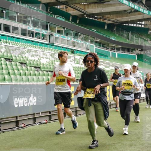 13.09.2026 - 21. swb-Marathon Bremen Michael Burmester http://msf.ph/oto/10471176 13.09.2026 10:36:48 Laufen im Stadion 10092, 10150, 10152, 10153, 10154, 10160, 10173, 10175, 10181, 10182, 10186, 10187, 10195, 10198, 10237, 10251, 10257, 10263, 10272, 10275, 10278, 10291, 10296, 10306, 10309, 10315, 10327, 10331, 10332, 10338, 10357, 10382, 10390, 10403, 10409, 10411, 10420, 10429, 10439, 10444, 10473, 10477, 10481, 10492, 10497, 10500, 10516, 10531, 10560, 10569, 10598, 10607, 10613, 10617, 10633, 10636, 10647, 10648, 10659, 10663, 10671, 10672, 10674 meine-sportfotos.de
