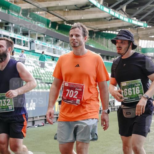 13.09.2026 - 21. swb-Marathon Bremen Michael Burmester http://msf.ph/oto/10471274 13.09.2026 13:14:37 Laufen im Stadion 263, 266, 270, 278, 300, 414, 460, 576, 600, 631, 768, 950, 956, 1005, 1008, 1047, 1392, 1408, 1426, 1573, 1596, 1818, 1819, 2024, 2035, 2079, 2233, 2235, 2314, 2359, 2387, 2412, 2457, 2466, 2484, 2494, 2521, 2540, 2564, 2612, 2690, 2691, 2693, 2737, 2760, 2783, 2816, 2829, 2838, 2859, 2861, 2865, 2887, 2921, 2958, 2972, 2978, 3016, 3111, 3209, 3277, 3304, 3355, 3378, 3405, 3428, 3653, 3661, 3670, 3680, 3829, 4034, 4080, 4306, 703 meine-sportfotos.de