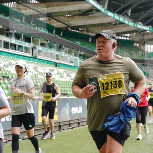 13.09.2026 - 21. swb-Marathon Bremen Michael Burmester http://msf.ph/oto/10471289 13.09.2026 10:36:51 Laufen im Stadion 10092, 10150, 10152, 10153, 10154, 10160, 10173, 10181, 10182, 10186, 10187, 10195, 10198, 10237, 10251, 10257, 10263, 10272, 10273, 10274, 10275, 10278, 10291, 10296, 10306, 10309, 10315, 10323, 10327, 10331, 10332, 10338, 10357, 10382, 10390, 10403, 10409, 10411, 10420, 10429, 10439, 10444, 10473, 10477, 10481, 10497, 10500, 10516, 10531, 10560, 10569, 10598, 10607, 10613, 10617, 10633, 10636, 10647, 10648, 10659, 10663, 10671, 10672, 10674 meine-sportfotos.de