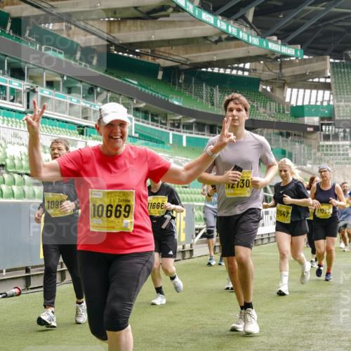 13.09.2026 - 21. swb-Marathon Bremen Michael Burmester http://msf.ph/oto/10471371 13.09.2026 10:36:53 Laufen im Stadion 10092, 10150, 10152, 10153, 10154, 10160, 10181, 10182, 10186, 10187, 10195, 10198, 10237, 10251, 10257, 10263, 10272, 10273, 10274, 10275, 10278, 10291, 10296, 10306, 10309, 10315, 10323, 10327, 10331, 10332, 10338, 10357, 10382, 10390, 10403, 10409, 10411, 10420, 10429, 10439, 10444, 10473, 10477, 10481, 10497, 10500, 10516, 10531, 10560, 10569, 10598, 10607, 10613, 10617, 10633, 10636, 10647, 10648, 10659, 10663, 10671, 10672, 10674 meine-sportfotos.de