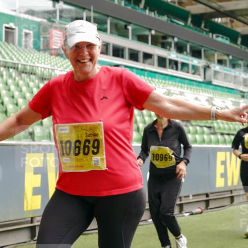 13.09.2026 - 21. swb-Marathon Bremen Michael Burmester http://msf.ph/oto/10471389 13.09.2026 10:36:54 Laufen im Stadion 10092, 10150, 10152, 10153, 10154, 10160, 10181, 10182, 10186, 10187, 10195, 10198, 10237, 10251, 10257, 10263, 10272, 10273, 10274, 10275, 10278, 10291, 10296, 10306, 10309, 10315, 10323, 10327, 10331, 10332, 10338, 10357, 10382, 10390, 10403, 10409, 10411, 10420, 10429, 10439, 10444, 10473, 10477, 10481, 10497, 10500, 10516, 10531, 10560, 10569, 10598, 10607, 10613, 10617, 10633, 10636, 10647, 10648, 10659, 10663, 10671, 10672, 10674 meine-sportfotos.de