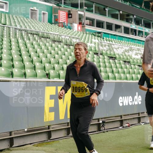13.09.2026 - 21. swb-Marathon Bremen Michael Burmester http://msf.ph/oto/10471405 13.09.2026 10:36:55 Laufen im Stadion 10090, 10091, 10092, 10150, 10152, 10153, 10154, 10160, 10181, 10182, 10186, 10187, 10195, 10198, 10237, 10251, 10257, 10263, 10272, 10273, 10274, 10275, 10278, 10283, 10291, 10296, 10306, 10309, 10315, 10323, 10327, 10331, 10332, 10338, 10357, 10382, 10390, 10403, 10409, 10411, 10420, 10429, 10439, 10444, 10473, 10477, 10481, 10497, 10500, 10516, 10531, 10560, 10569, 10598, 10607, 10613, 10617, 10633, 10636, 10647, 10648, 10659, 10663, 10671, 10672, 10674 meine-sportfotos.de