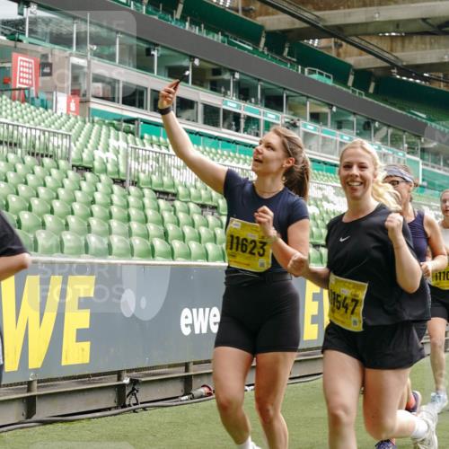 13.09.2026 - 21. swb-Marathon Bremen Michael Burmester http://msf.ph/oto/10471431 13.09.2026 10:36:56 Laufen im Stadion 10090, 10091, 10092, 10150, 10152, 10153, 10154, 10160, 10181, 10182, 10186, 10187, 10195, 10198, 10237, 10251, 10257, 10263, 10272, 10273, 10274, 10275, 10278, 10283, 10291, 10296, 10306, 10315, 10323, 10327, 10331, 10332, 10338, 10357, 10382, 10390, 10403, 10409, 10411, 10420, 10429, 10439, 10444, 10473, 10477, 10481, 10497, 10500, 10516, 10531, 10560, 10569, 10598, 10607, 10613, 10617, 10633, 10636, 10647, 10648, 10659, 10663, 10671, 10672, 10674 meine-sportfotos.de