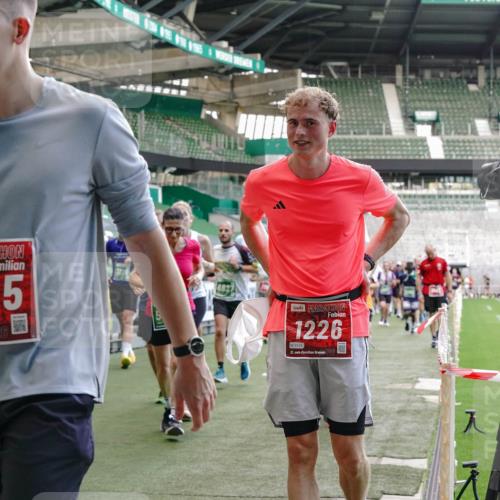 13.09.2026 - 21. swb-Marathon Bremen Michael Burmester http://msf.ph/oto/10471450 13.09.2026 13:14:42 Laufen im Stadion 263, 266, 270, 300, 414, 460, 600, 631, 768, 956, 1008, 1047, 1392, 1408, 1426, 1573, 1596, 1818, 1819, 2024, 2035, 2079, 2233, 2235, 2314, 2359, 2385, 2387, 2412, 2457, 2466, 2484, 2494, 2521, 2540, 2564, 2667, 2690, 2691, 2693, 2737, 2760, 2783, 2816, 2829, 2838, 2859, 2861, 2865, 2887, 2958, 2972, 2978, 3016, 3111, 3157, 3185, 3209, 3277, 3304, 3355, 3378, 3405, 3428, 3653, 3661, 3670, 3680, 3829, 4034, 4080, 4306, 703 meine-sportfotos.de