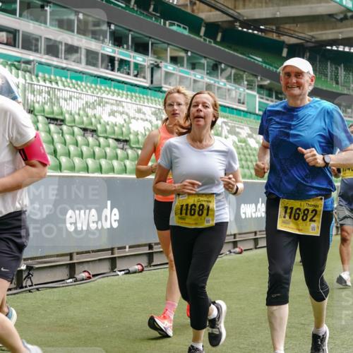 13.09.2026 - 21. swb-Marathon Bremen Michael Burmester http://msf.ph/oto/10471467 13.09.2026 10:36:59 Laufen im Stadion 10090, 10091, 10092, 10150, 10152, 10153, 10154, 10160, 10182, 10186, 10187, 10195, 10198, 10237, 10251, 10257, 10263, 10272, 10273, 10274, 10275, 10278, 10283, 10291, 10296, 10306, 10315, 10323, 10327, 10331, 10332, 10338, 10357, 10382, 10390, 10403, 10409, 10411, 10420, 10429, 10439, 10444, 10473, 10477, 10481, 10488, 10497, 10500, 10516, 10531, 10560, 10569, 10598, 10607, 10613, 10617, 10633, 10647, 10648, 10659, 10663, 10671, 10672, 10674 meine-sportfotos.de