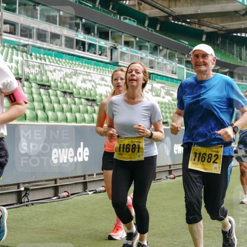 13.09.2026 - 21. swb-Marathon Bremen Michael Burmester http://msf.ph/oto/10471474 13.09.2026 10:36:59 Laufen im Stadion 10090, 10091, 10092, 10150, 10152, 10153, 10154, 10160, 10182, 10186, 10187, 10195, 10198, 10237, 10251, 10257, 10263, 10272, 10273, 10274, 10275, 10278, 10283, 10291, 10296, 10306, 10315, 10323, 10327, 10331, 10332, 10338, 10357, 10382, 10390, 10403, 10409, 10411, 10420, 10429, 10439, 10444, 10473, 10477, 10481, 10488, 10497, 10500, 10516, 10531, 10560, 10569, 10598, 10607, 10613, 10617, 10633, 10647, 10648, 10659, 10663, 10671, 10672, 10674 meine-sportfotos.de