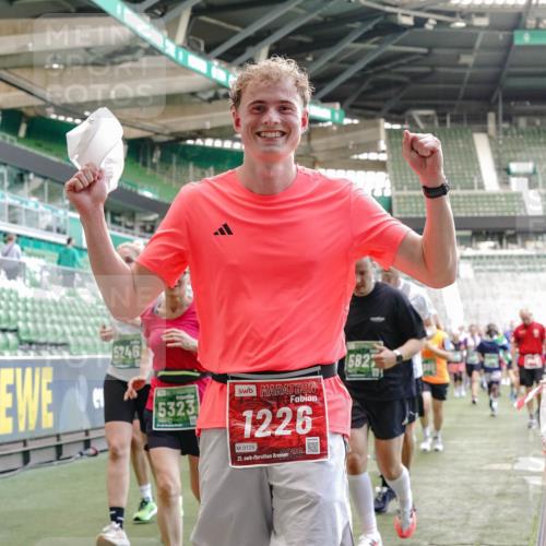 13.09.2026 - 21. swb-Marathon Bremen Michael Burmester http://msf.ph/oto/10471484 13.09.2026 13:14:43 Laufen im Stadion 263, 266, 270, 300, 414, 460, 600, 631, 768, 956, 1008, 1047, 1392, 1408, 1426, 1573, 1596, 1818, 1819, 2024, 2035, 2079, 2233, 2235, 2314, 2359, 2385, 2387, 2412, 2457, 2466, 2484, 2494, 2521, 2540, 2564, 2667, 2690, 2691, 2693, 2737, 2760, 2783, 2816, 2829, 2838, 2859, 2861, 2865, 2887, 2958, 2972, 2978, 3016, 3111, 3157, 3185, 3209, 3277, 3304, 3355, 3378, 3405, 3428, 3653, 3661, 3670, 3680, 3829, 4034, 4080, 4306, 703 meine-sportfotos.de