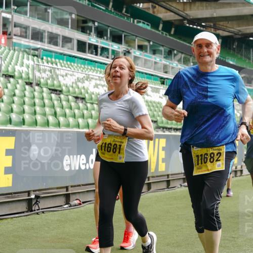 13.09.2026 - 21. swb-Marathon Bremen Michael Burmester http://msf.ph/oto/10471491 13.09.2026 10:36:59 Laufen im Stadion 10090, 10091, 10092, 10150, 10152, 10153, 10154, 10160, 10182, 10186, 10187, 10195, 10198, 10237, 10251, 10257, 10263, 10272, 10273, 10274, 10275, 10278, 10283, 10291, 10296, 10306, 10315, 10323, 10327, 10331, 10332, 10338, 10357, 10382, 10390, 10403, 10409, 10411, 10420, 10429, 10439, 10444, 10473, 10477, 10481, 10488, 10497, 10500, 10516, 10531, 10560, 10569, 10598, 10607, 10613, 10617, 10633, 10647, 10648, 10659, 10663, 10671, 10672, 10674 meine-sportfotos.de
