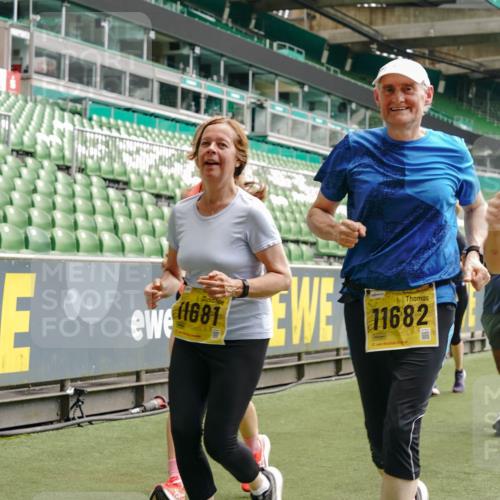 13.09.2026 - 21. swb-Marathon Bremen Michael Burmester http://msf.ph/oto/10471500 13.09.2026 10:36:59 Laufen im Stadion 10090, 10091, 10092, 10150, 10152, 10153, 10154, 10160, 10182, 10186, 10187, 10195, 10198, 10237, 10251, 10257, 10263, 10272, 10273, 10274, 10275, 10278, 10283, 10291, 10296, 10306, 10315, 10323, 10327, 10331, 10332, 10338, 10357, 10382, 10390, 10403, 10409, 10411, 10420, 10429, 10439, 10444, 10473, 10477, 10481, 10488, 10497, 10500, 10516, 10531, 10560, 10569, 10598, 10607, 10613, 10617, 10633, 10647, 10648, 10659, 10663, 10671, 10672, 10674 meine-sportfotos.de