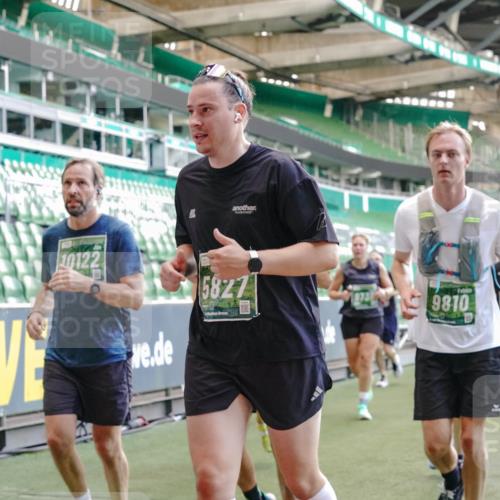 13.09.2026 - 21. swb-Marathon Bremen Michael Burmester http://msf.ph/oto/10471529 13.09.2026 13:14:45 Laufen im Stadion 263, 266, 270, 300, 414, 460, 600, 631, 768, 956, 1008, 1047, 1392, 1408, 1426, 1573, 1596, 1818, 1819, 2024, 2035, 2079, 2233, 2235, 2314, 2359, 2385, 2386, 2387, 2412, 2457, 2466, 2484, 2494, 2521, 2540, 2564, 2667, 2690, 2691, 2693, 2737, 2760, 2783, 2829, 2838, 2859, 2861, 2865, 2887, 2958, 2972, 2978, 3111, 3157, 3185, 3209, 3277, 3304, 3355, 3378, 3405, 3428, 3653, 3661, 3670, 3680, 3829, 4034, 4080, 4306, 703 meine-sportfotos.de