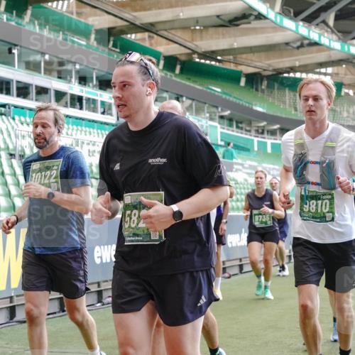 13.09.2026 - 21. swb-Marathon Bremen Michael Burmester http://msf.ph/oto/10471540 13.09.2026 13:14:45 Laufen im Stadion 263, 266, 270, 300, 414, 460, 600, 631, 768, 956, 1008, 1047, 1392, 1408, 1426, 1573, 1596, 1818, 1819, 2024, 2035, 2079, 2233, 2235, 2314, 2359, 2385, 2386, 2387, 2412, 2457, 2466, 2484, 2494, 2521, 2540, 2564, 2667, 2690, 2691, 2693, 2737, 2760, 2783, 2829, 2838, 2859, 2861, 2865, 2887, 2958, 2972, 2978, 3111, 3157, 3185, 3209, 3277, 3304, 3355, 3378, 3405, 3428, 3653, 3661, 3670, 3680, 3829, 4034, 4080, 4306, 703 meine-sportfotos.de