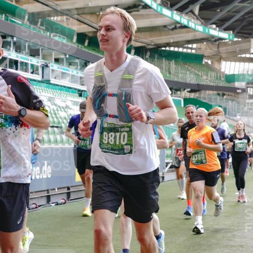 13.09.2026 - 21. swb-Marathon Bremen Michael Burmester http://msf.ph/oto/10471568 13.09.2026 13:14:46 Laufen im Stadion 263, 266, 270, 300, 414, 460, 600, 631, 768, 956, 1008, 1047, 1392, 1408, 1426, 1573, 1596, 1818, 1819, 2024, 2035, 2079, 2233, 2235, 2314, 2359, 2385, 2386, 2387, 2412, 2457, 2466, 2484, 2494, 2521, 2540, 2564, 2667, 2690, 2691, 2693, 2737, 2760, 2783, 2829, 2838, 2859, 2861, 2865, 2874, 2887, 2958, 2972, 2978, 3111, 3157, 3185, 3209, 3277, 3304, 3355, 3378, 3405, 3428, 3653, 3661, 3670, 3680, 3829, 4034, 4080, 4306, 703 meine-sportfotos.de