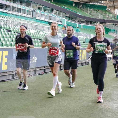 13.09.2026 - 21. swb-Marathon Bremen Michael Burmester http://msf.ph/oto/10471684 13.09.2026 13:14:49 Laufen im Stadion 263, 266, 270, 300, 414, 460, 600, 631, 768, 956, 1008, 1047, 1392, 1408, 1426, 1573, 1596, 1818, 1819, 2024, 2035, 2079, 2233, 2235, 2314, 2359, 2385, 2386, 2387, 2412, 2457, 2466, 2484, 2494, 2521, 2540, 2564, 2667, 2690, 2691, 2693, 2737, 2760, 2783, 2829, 2838, 2859, 2861, 2865, 2874, 2887, 2958, 2972, 2978, 3111, 3157, 3185, 3209, 3265, 3277, 3304, 3355, 3378, 3405, 3428, 3653, 3661, 3670, 3680, 3829, 4034, 4080, 4306, 703 meine-sportfotos.de