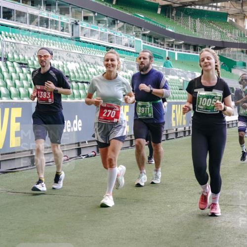 13.09.2026 - 21. swb-Marathon Bremen Michael Burmester http://msf.ph/oto/10471696 13.09.2026 13:14:49 Laufen im Stadion 263, 266, 270, 300, 414, 460, 600, 631, 768, 956, 1008, 1047, 1392, 1408, 1426, 1573, 1596, 1818, 1819, 2024, 2035, 2079, 2233, 2235, 2314, 2359, 2385, 2386, 2387, 2412, 2457, 2466, 2484, 2494, 2521, 2540, 2564, 2667, 2690, 2691, 2693, 2737, 2760, 2783, 2829, 2838, 2859, 2861, 2865, 2874, 2887, 2958, 2972, 2978, 3111, 3157, 3185, 3209, 3265, 3277, 3304, 3355, 3378, 3405, 3428, 3653, 3661, 3670, 3680, 3829, 4034, 4080, 4306, 703 meine-sportfotos.de